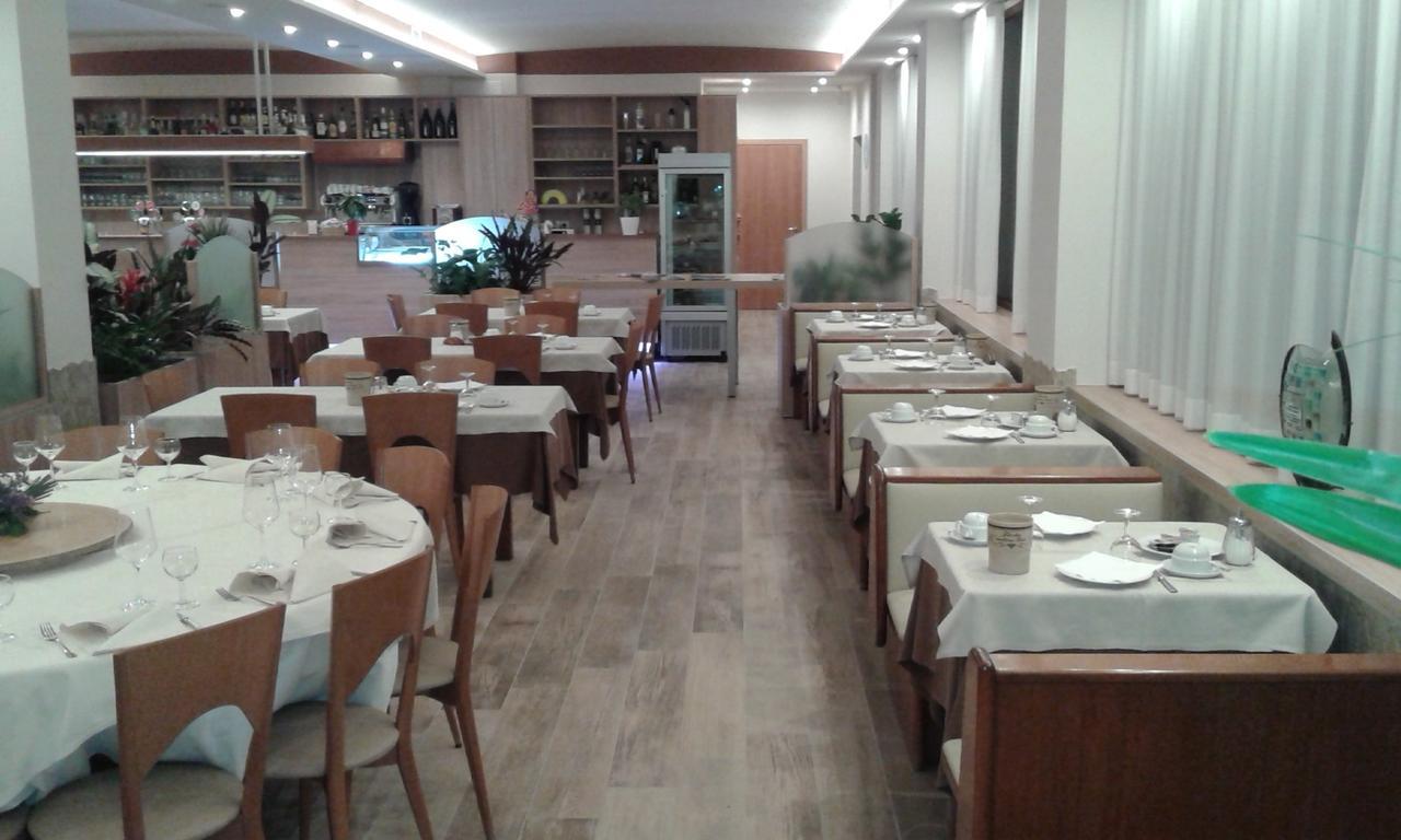 Hotel La Rondine Cavallino-Treporti Exteriör bild